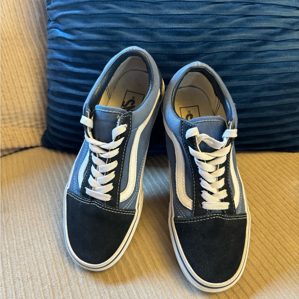 Mens youth boys size 5.5 vans shoes blue and black